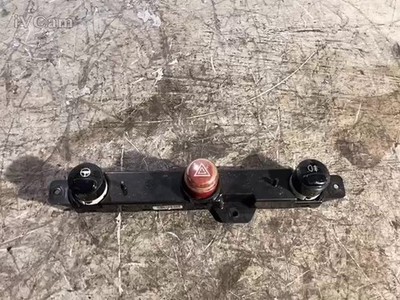 Interruttore Luci Emergenza (Fiat) 735451110 Usato