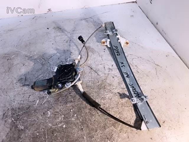 Alzacristallo Elettr. Porta Ant. Destro (Hyundai) 8240422011 Usato
